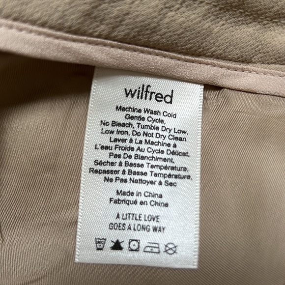 Aritzia- Wilfred Tan shorts w/pockets, Hooke/eye & ribbon front tie, size 4 - Picture 4 of 5